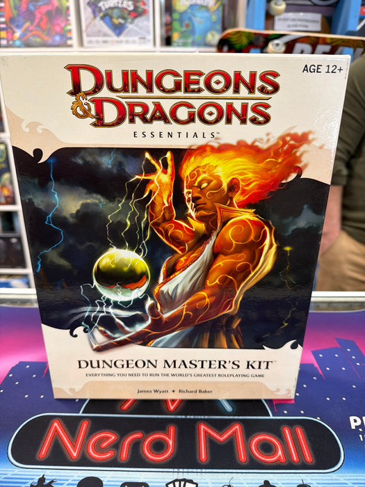 D&D Essentials Dungeon Master's Kit Essentials ©2010 (w/ Extras)