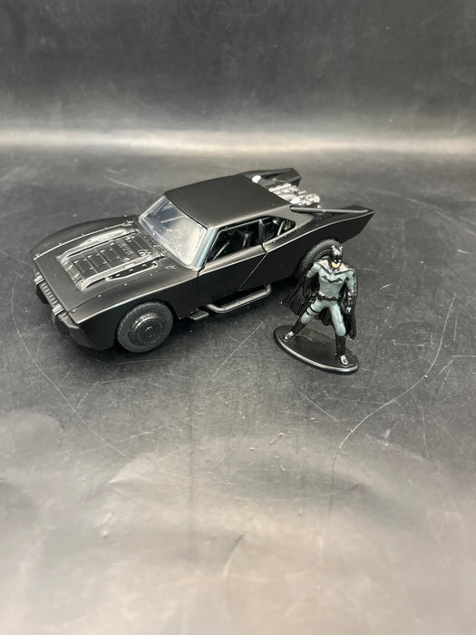 Jade Toys Hollywood Rides The Batman Batmobile & Batman 1/32