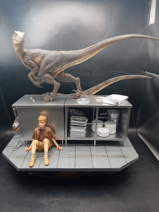 Iron Studios Jurassic Park Velociraptors in the Kitchen Diorama