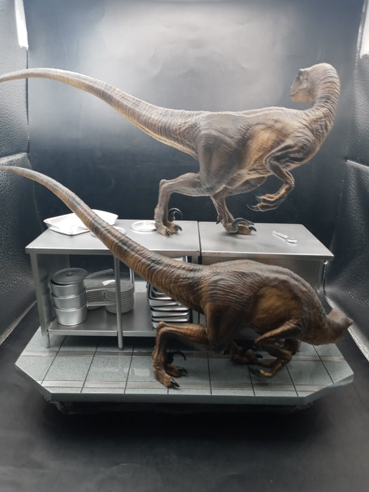 Iron Studios Jurassic Park Velociraptors in the Kitchen Diorama