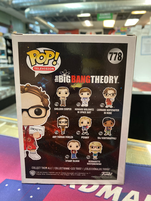 POP Television Big Bang Theory - Leonard Hofstadter In Robe