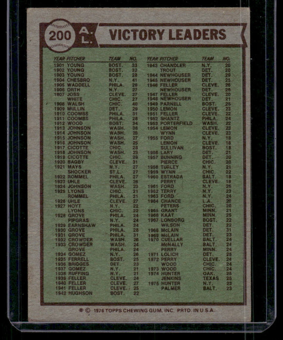 1976 Topps #200 1975 AL Victory Leaders (Jim Hunter / Jim Palmer / Vida Blue)