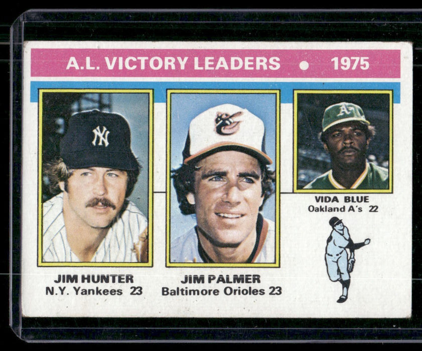 1976 Topps #200 1975 AL Victory Leaders (Jim Hunter / Jim Palmer / Vida Blue)