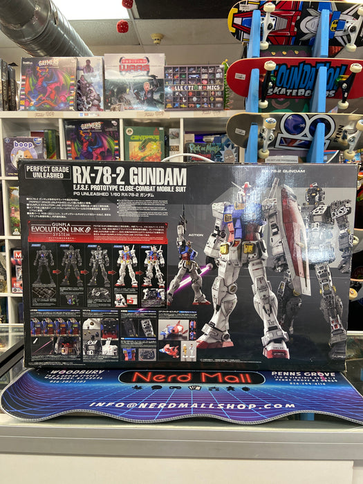 Bandai - PGU - Mobile Suit Gundam - RX-78-2 Gundam - 1/60 Model Kit