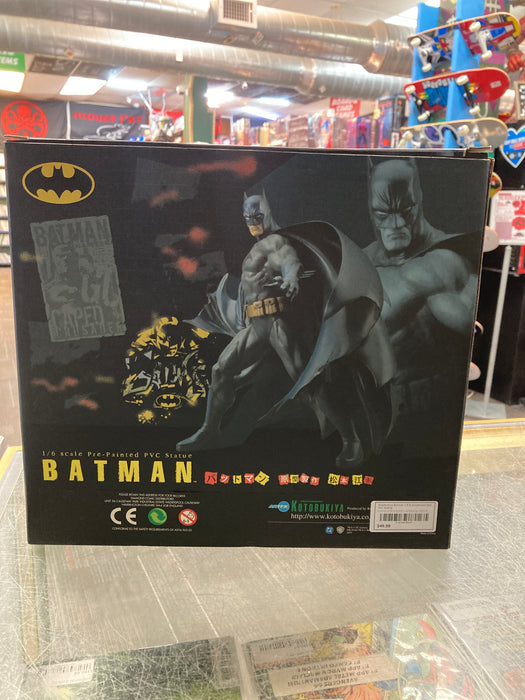 Kotobukiya Batman 1/6 Scale pre-painted PVC Statue