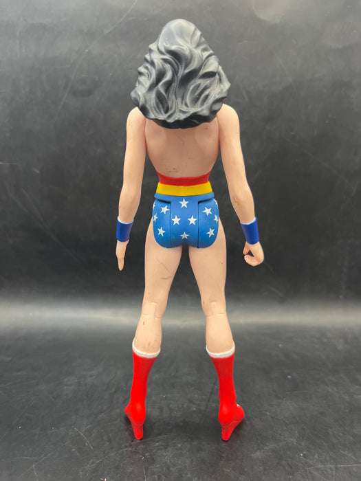 ARTFX DC Universe Super Powers Classics 1/10th Scale Wonder Woman