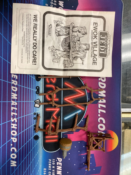 1983 Kenner Star Wars Ewok Village