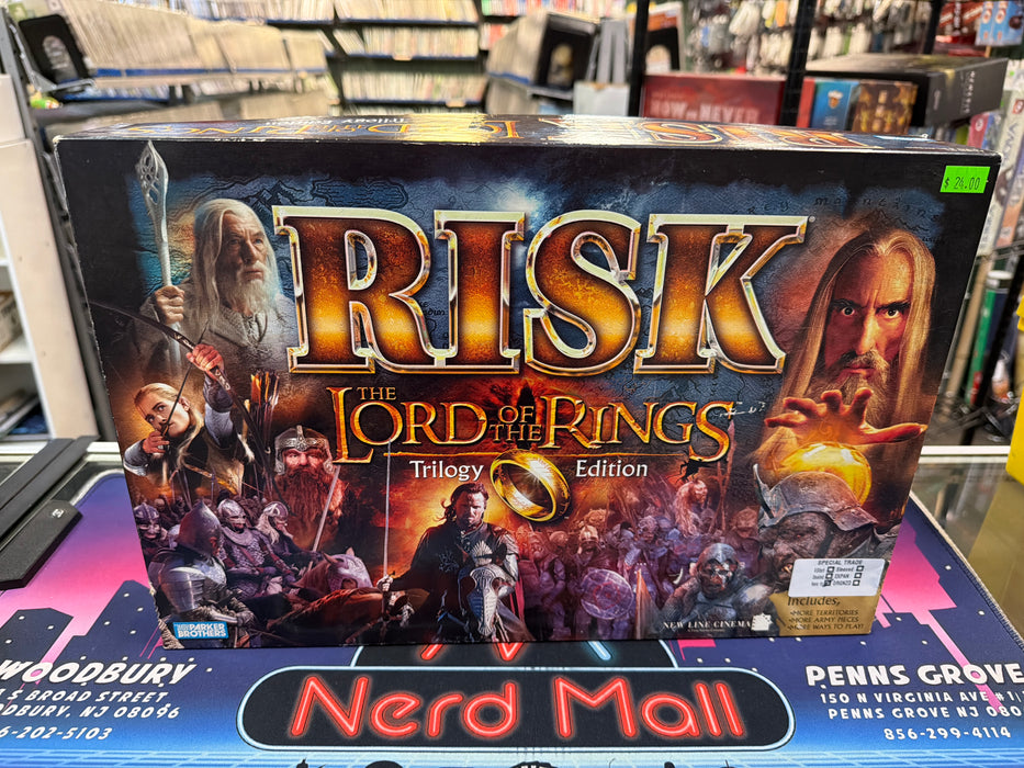 RISK Lord of the Rings Trilogy Edition (New Inside)