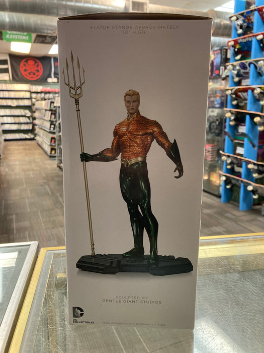 DC Collectibles Aquaman Statue