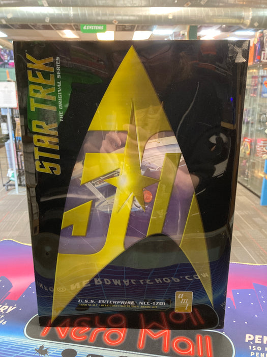 AMT 947 Star Trek U.S.S. Enterprise NCC-1701 1:650 Scale