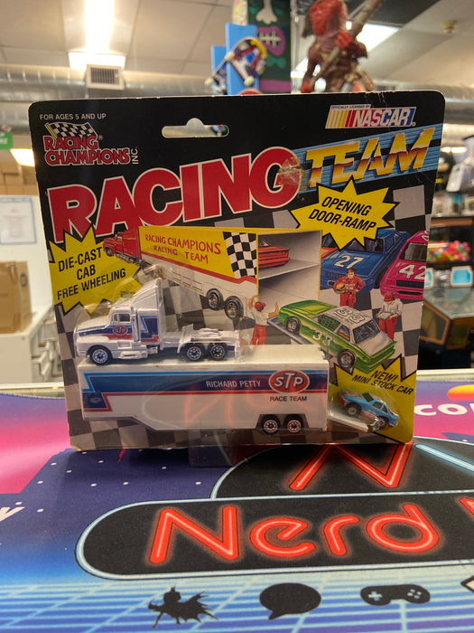 1996 Racing Champions Team Transporter Richard Petty