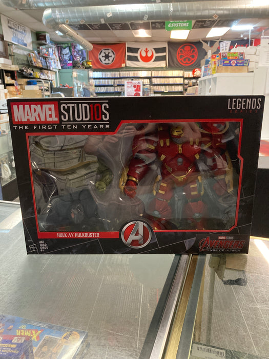 Marvel Studios The First Ten Years: Avengers Age of Ultron Dark Hulk and Hulkbuster