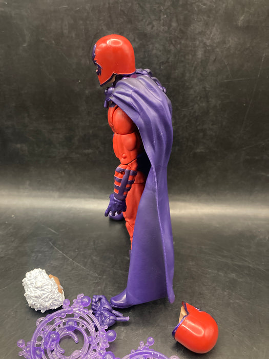 Marvel Legends Magneto (Family Matters 3-pack)