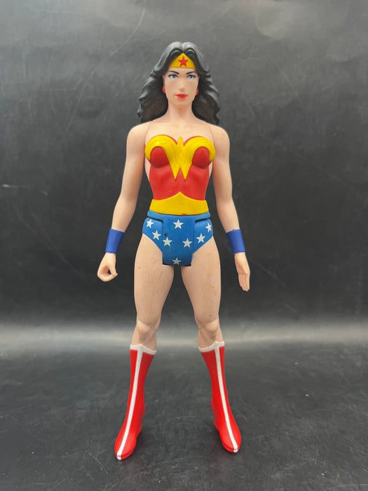 ARTFX DC Universe Super Powers Classics 1/10th Scale Wonder Woman