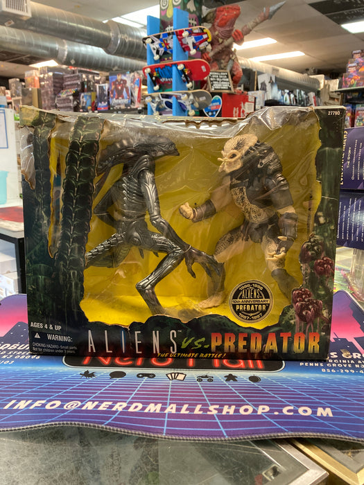 1996 Kenner Aliens vs Predator 10th Anniversary Ultimate Battle
