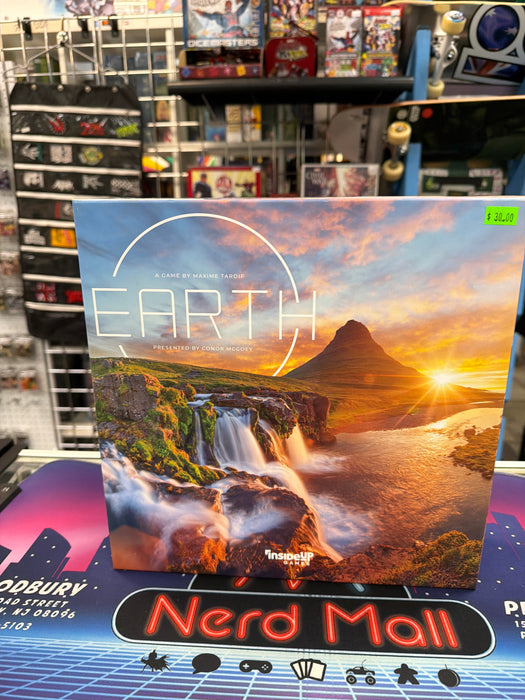 Earth (Sleeved)