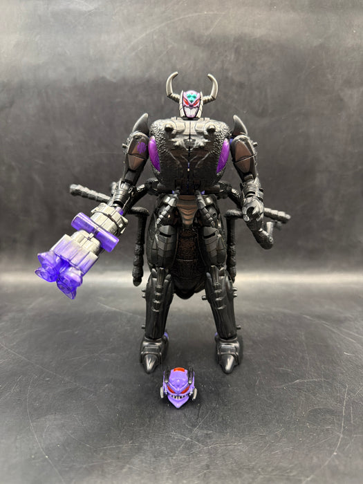 Trasnformers Generations Selects Voyager Antagony