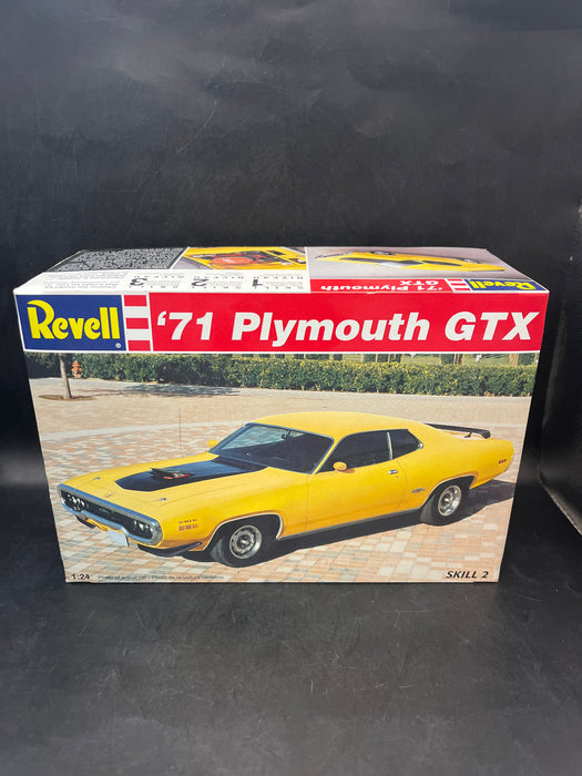 Revell '71Plymouth GTX Model Kit