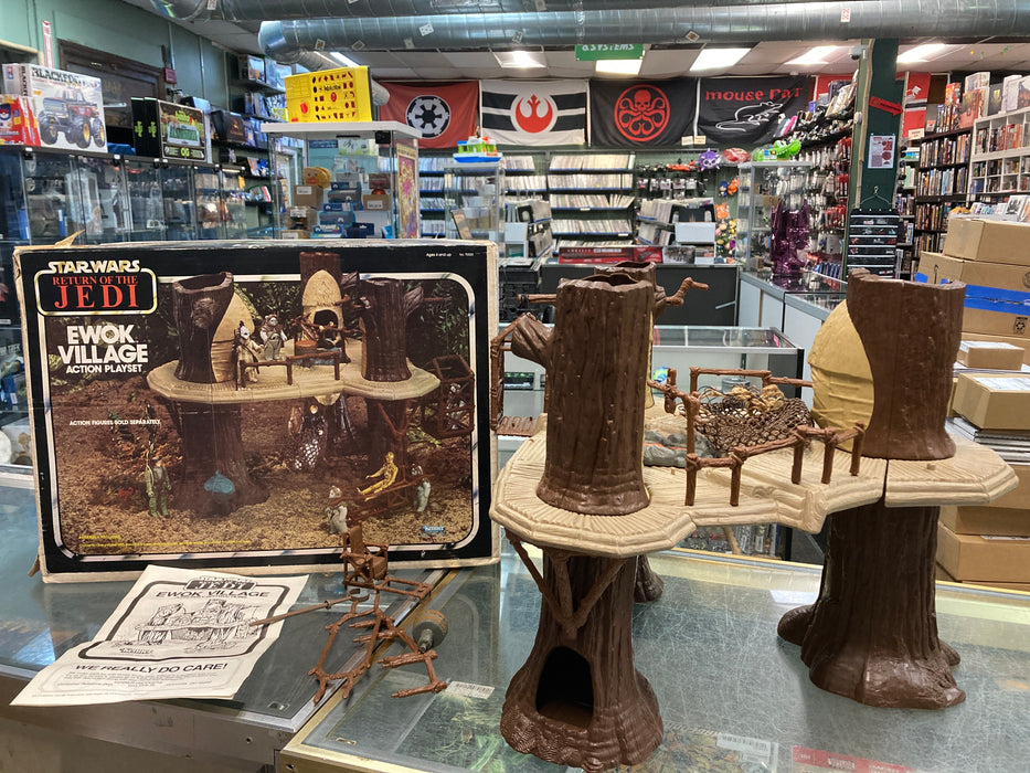 1983 Kenner Star Wars Ewok Village