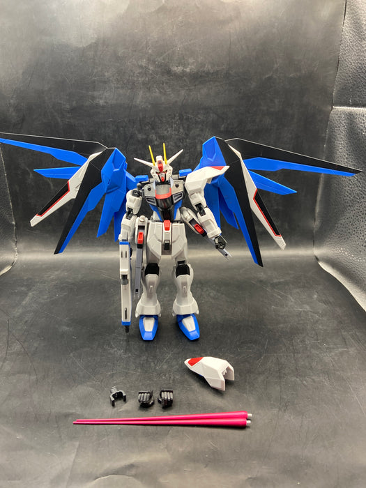 Bandai Gundam Universe ZGMF-X10A Freedom Gundam