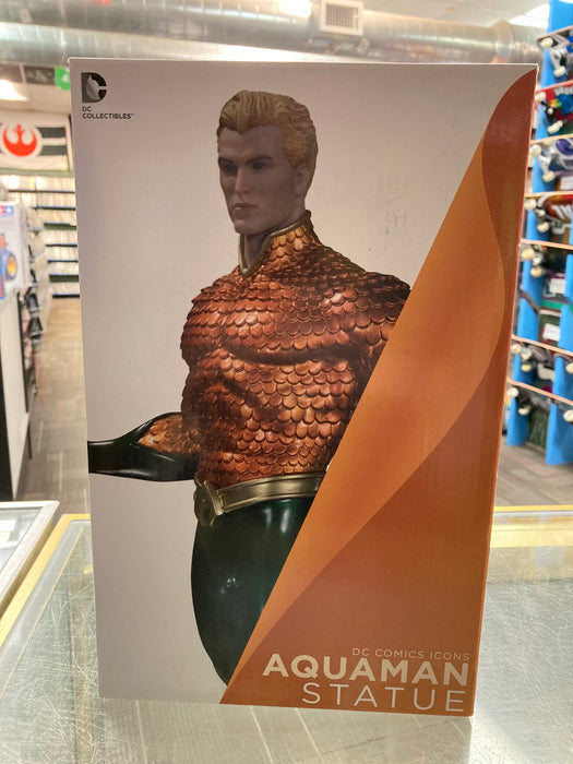 DC Collectibles Aquaman Statue