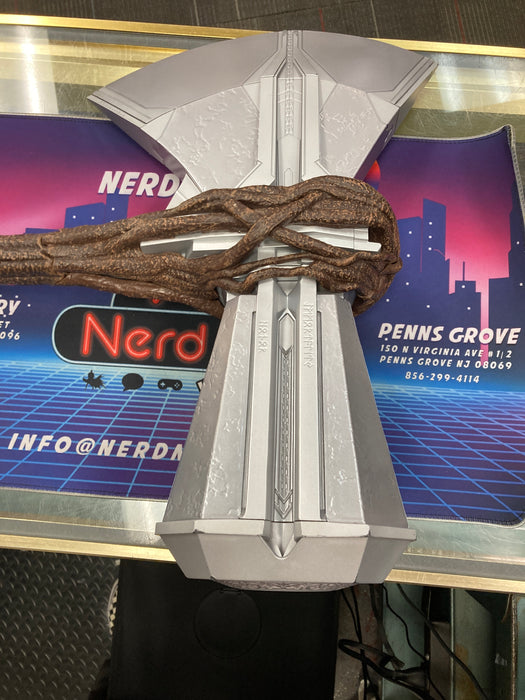 Marvel Legends Avengers End Game - Thor Stormbreaker Replica