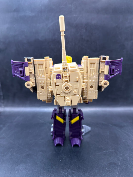 Transformers Legacy Leader Class Blitzwing