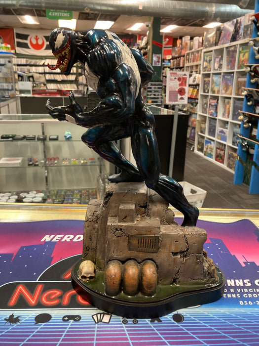 Bowen Designs 2005 Venom vs Spiderman Statue