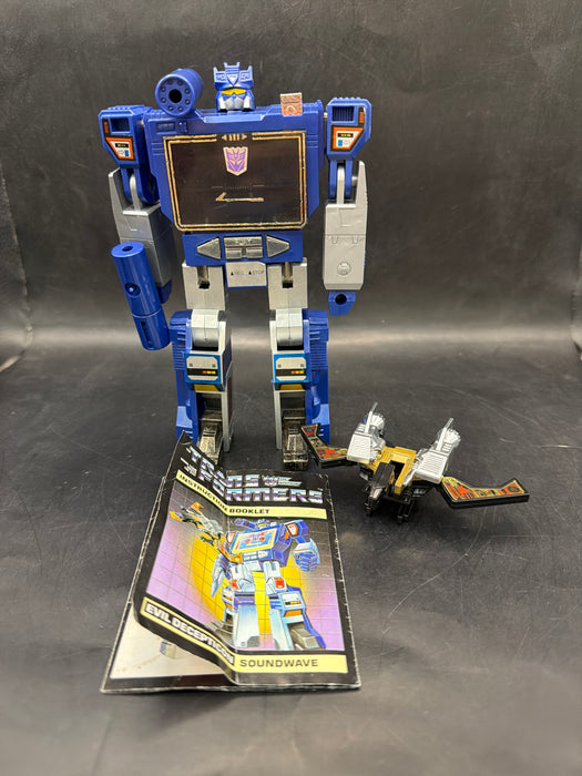 Transformers G1 1983 Soundwave