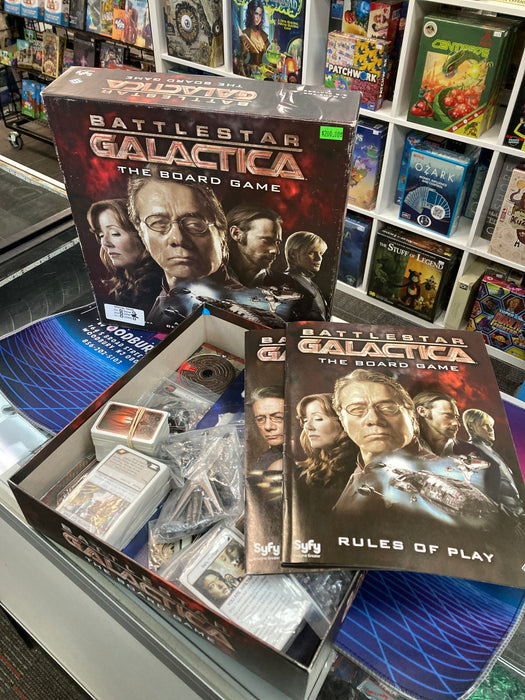 Battlestar Galactice w/ Daybreak Expansion (1 Box)