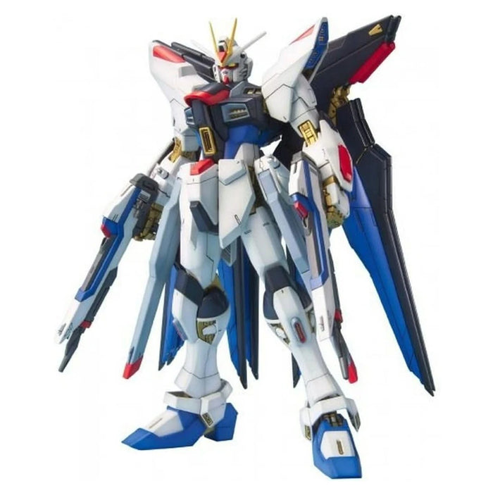 Gundam: Master Grade: 1/100: Strike Freedom Gundam