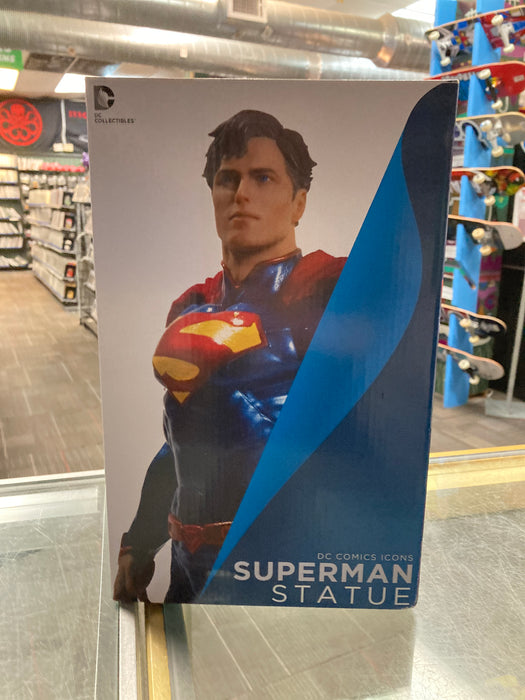 DC Collectibles Superman Statue