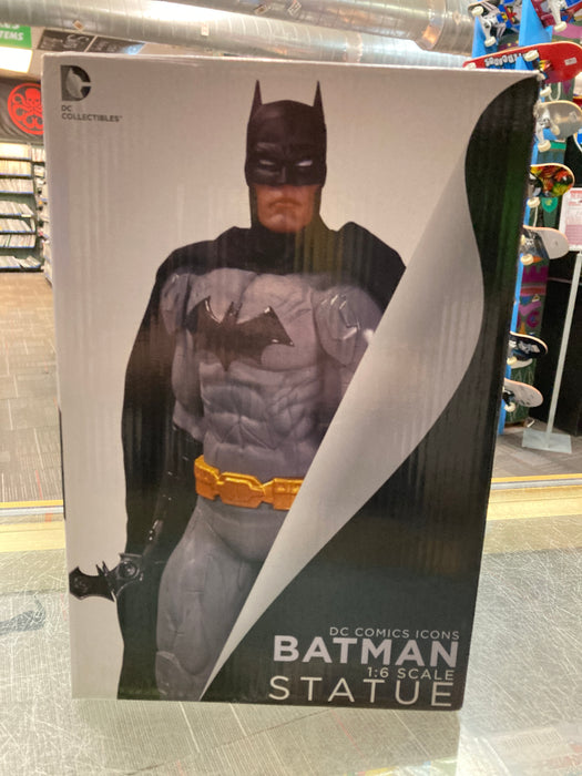 DC Collectibles Batman Statue