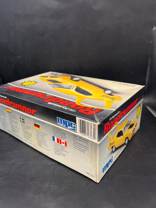 MPC/ERTL '71 Plymouth Roadrunner 1:25 Model Kit