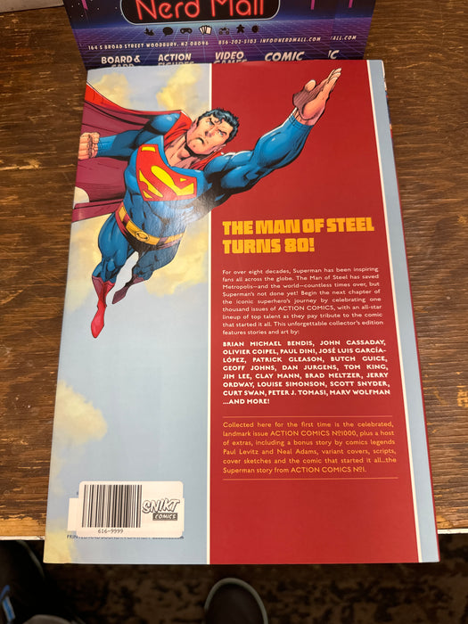 Action Comics 1000 Delixe edition (pre owned GN/TPB)