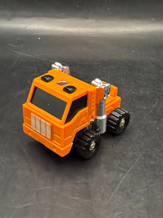 Transformers G1 1984 Autobot Huffer