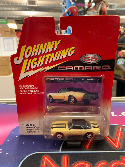2002 Johnny Lightning 1967 Cheverolet Camaro Z28 SS