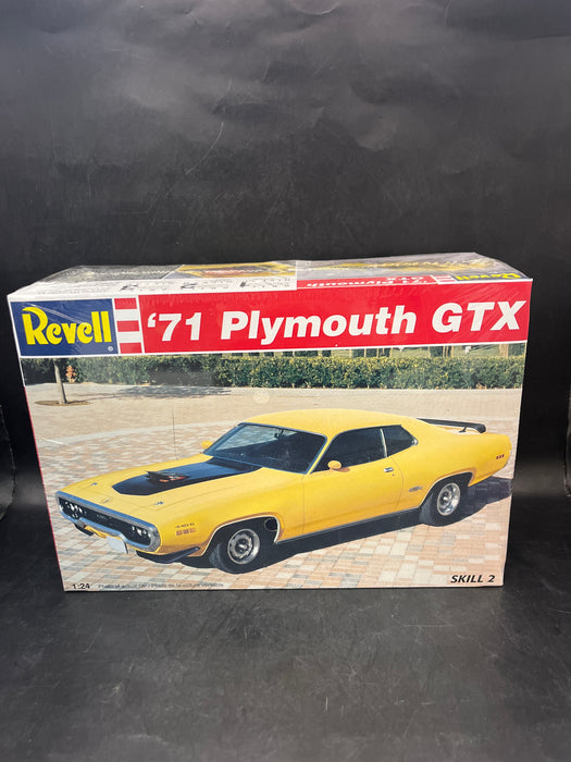 Revell '71Plymouth GTX Model Kit
