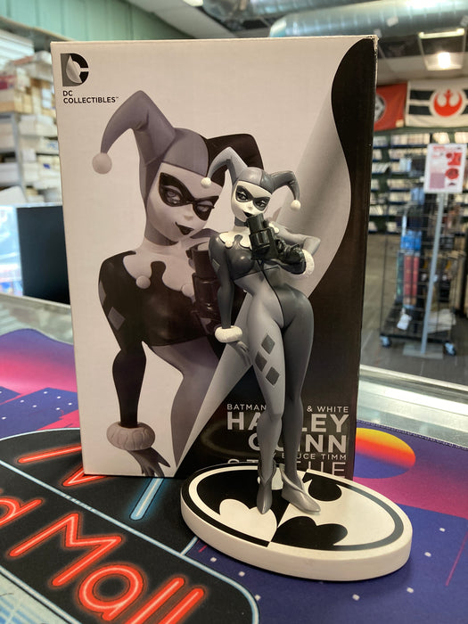 DC Collectibles Batman B&W: Harley Quinn Statue