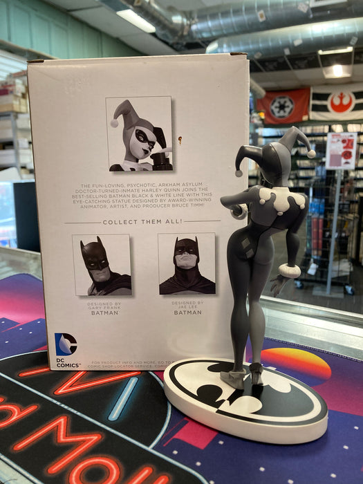 DC Collectibles Batman B&W: Harley Quinn Statue