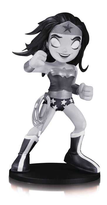 DC Artists Alley Wonder Woman By Chris Uminga B&W Vinyl Figure