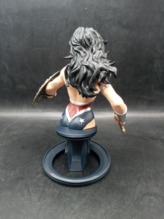 DC Collectibles Wonder Woman Bust