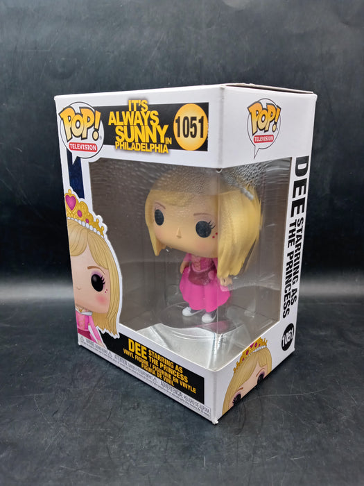POP Television It's Always Sunny In Philadelphia - Dee Starring As The Princess