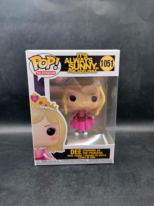 POP Television It's Always Sunny In Philadelphia - Dee Starring As The Princess