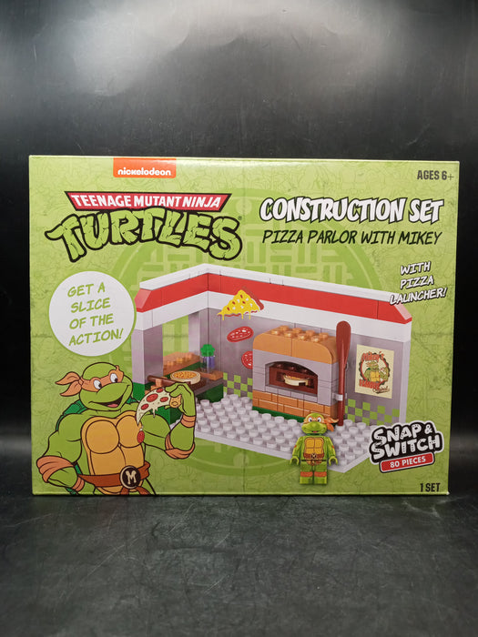 Snap & Switch TMNT Pizza Parlor with Mikey