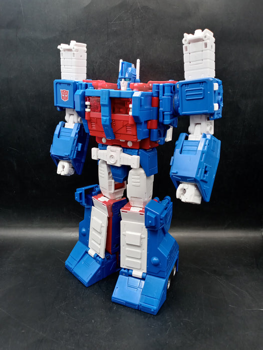Transformers Studio Series Commander Class Ultra Magnus