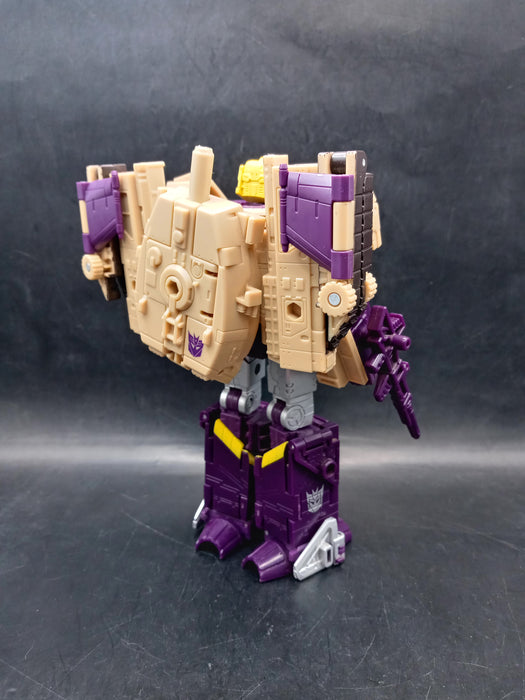 Transformers Legacy Generations Leader Class: Blitzwing