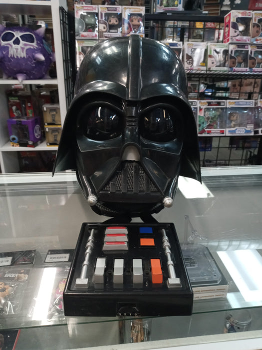 2004 Star Wars Darth Vader Voice Changing Helmet