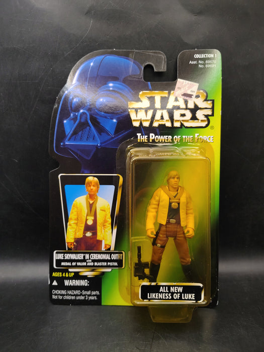 Star Wars POTF Luke Skywalker in Ceremonial Outfit With Medal of Valor & Blaster Pistol