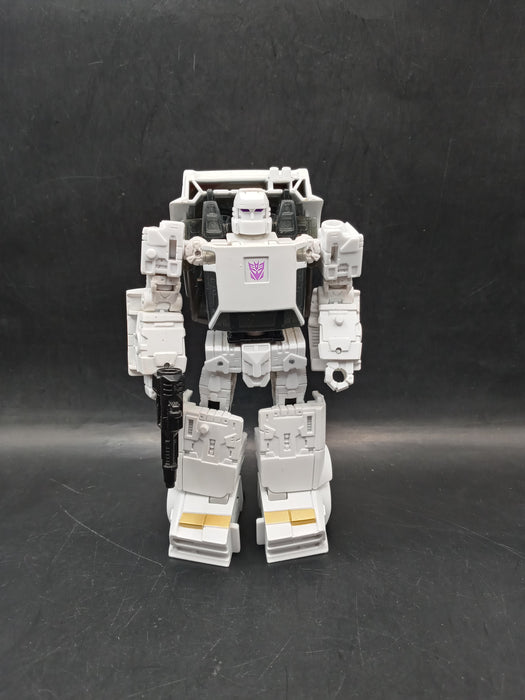 Transformers Generations War for Cybertron: Earthrise DLX Runamuck